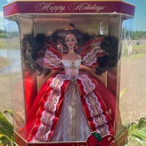 RARE- Barbie Misprint Happy Holidays 1997 Green/Blue Eyes